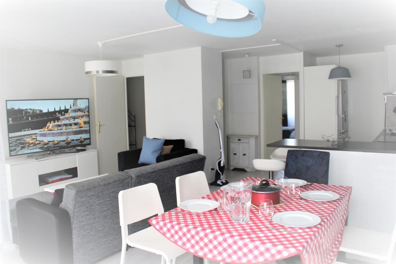 Logement Familial Tout Equipe Saint-Denis  Kültér fotó